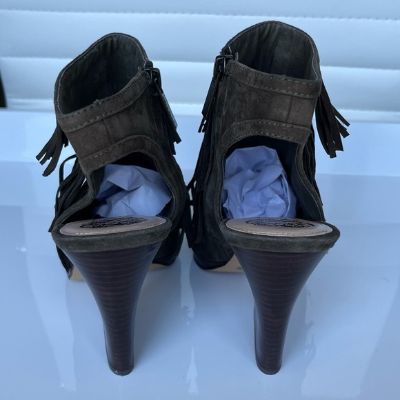 Vince Camuto Women's Jadon Fringe Peep Toe Ankle Booties in Olive Green 10 - Picture 6 of 16